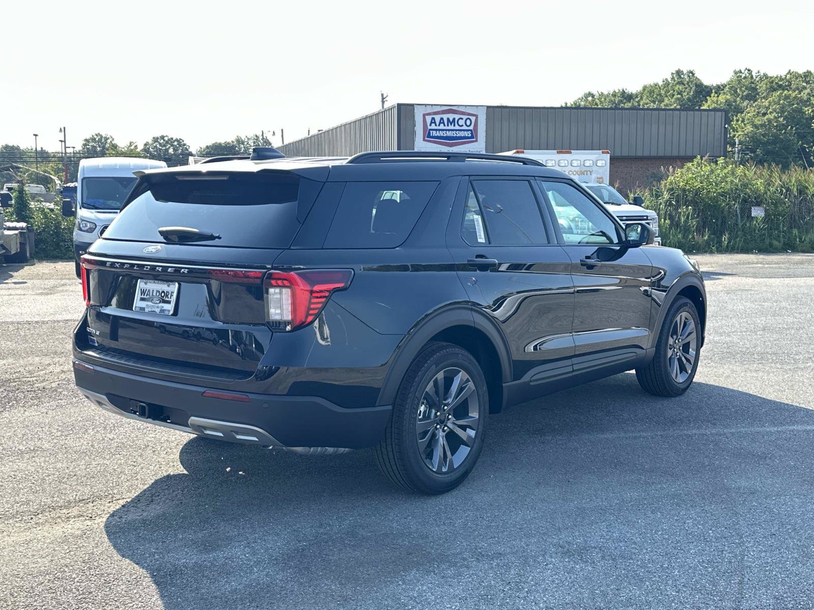 New 2027 Ford Explorer Active w/ Active Comfort Package AWD/4WD image 2