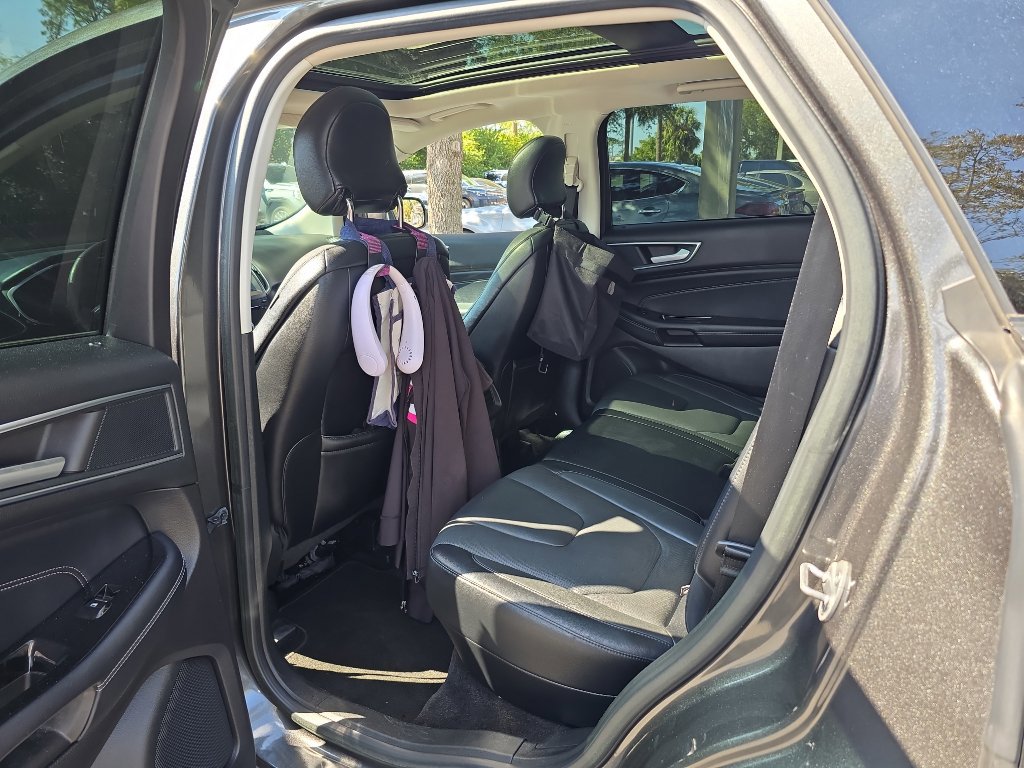 Used 2018 Ford Edge Titanium w/ Equipment Group 301A image 4