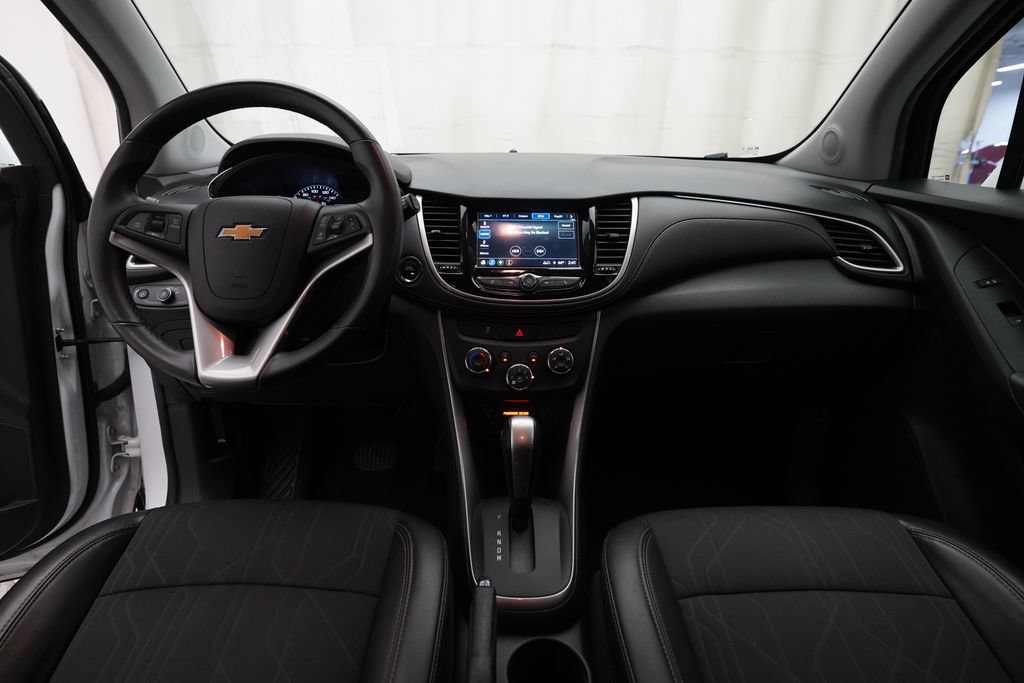 Used 2018 Chevrolet Trax LT w/ LT Convenience Package FWD image 5
