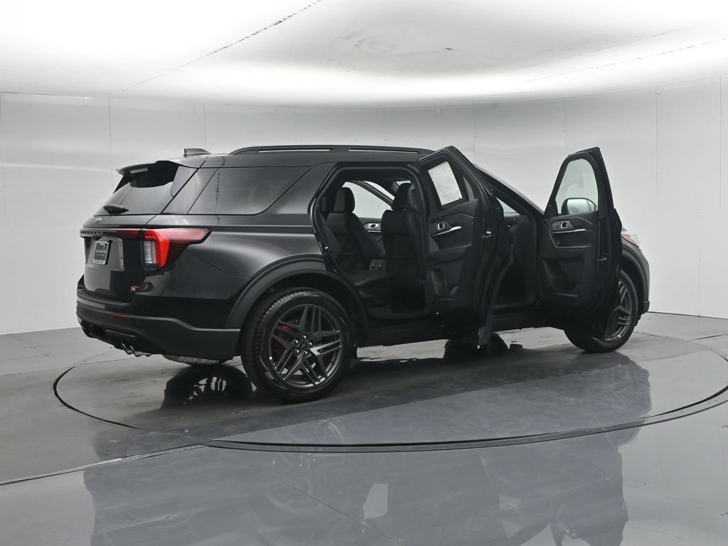 New 2026 Ford Explorer ST RWD image 5