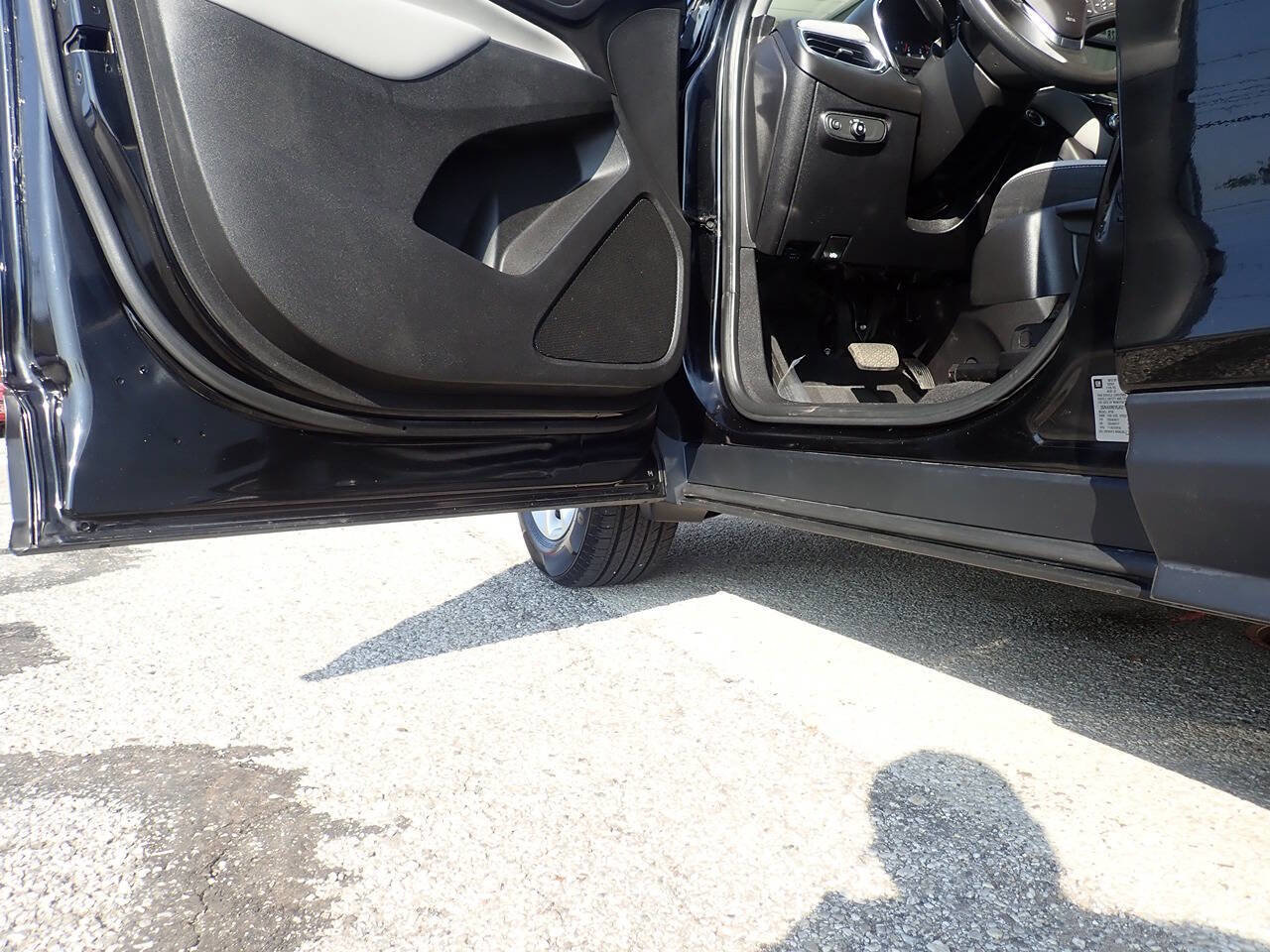 Used 2018 Chevrolet Equinox LS image 12