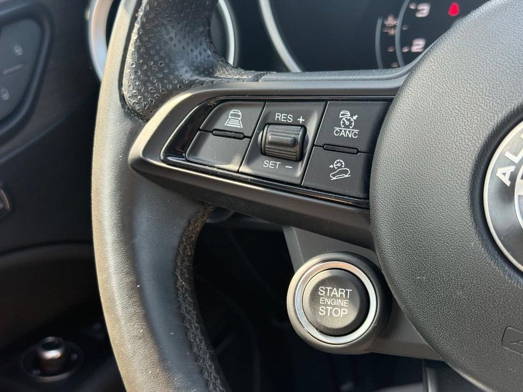 Used 2023 Alfa Romeo Stelvio Ti AWD/4WD image 17