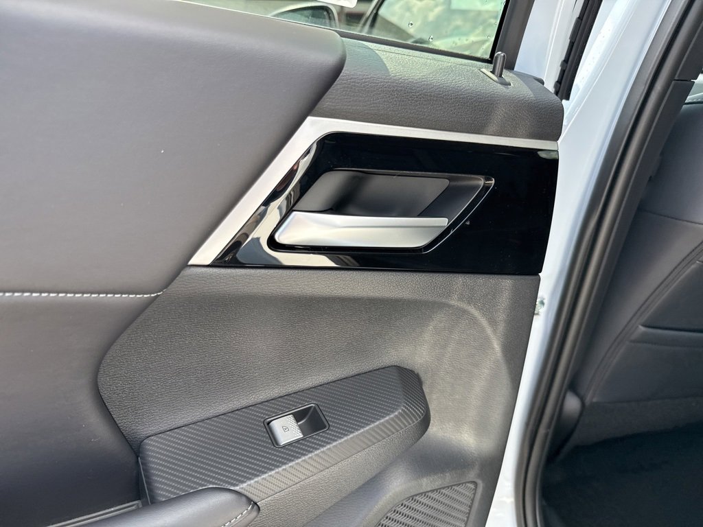 New 2025 Mitsubishi Outlander SE image 20