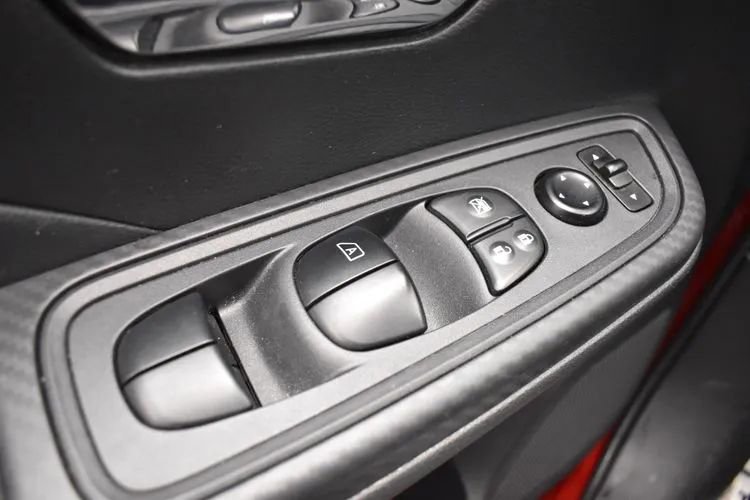 Used 2025 Nissan Versa SV FWD image 20