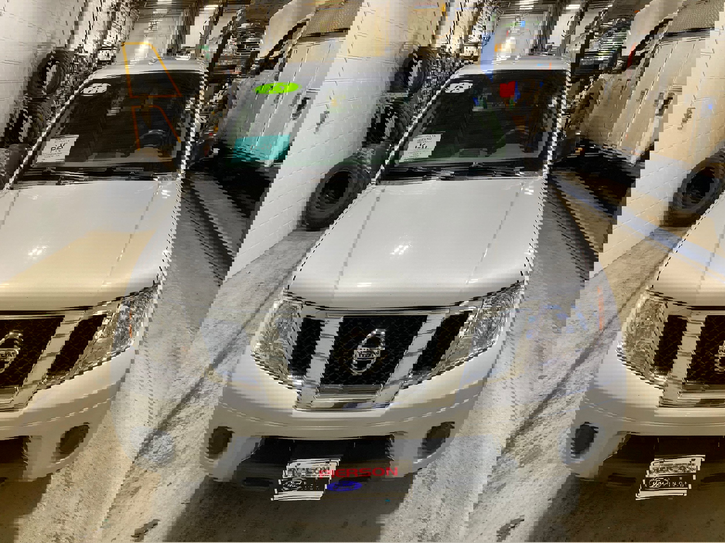 Used 2015 Nissan Frontier SV image 2