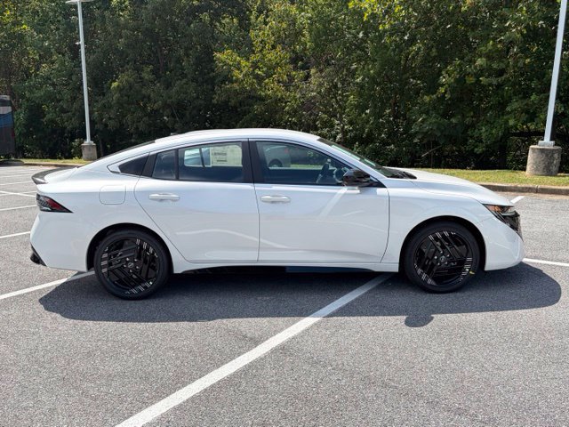 New 2027 Nissan Sentra SR w/ SR All Weather Package FWD image 9