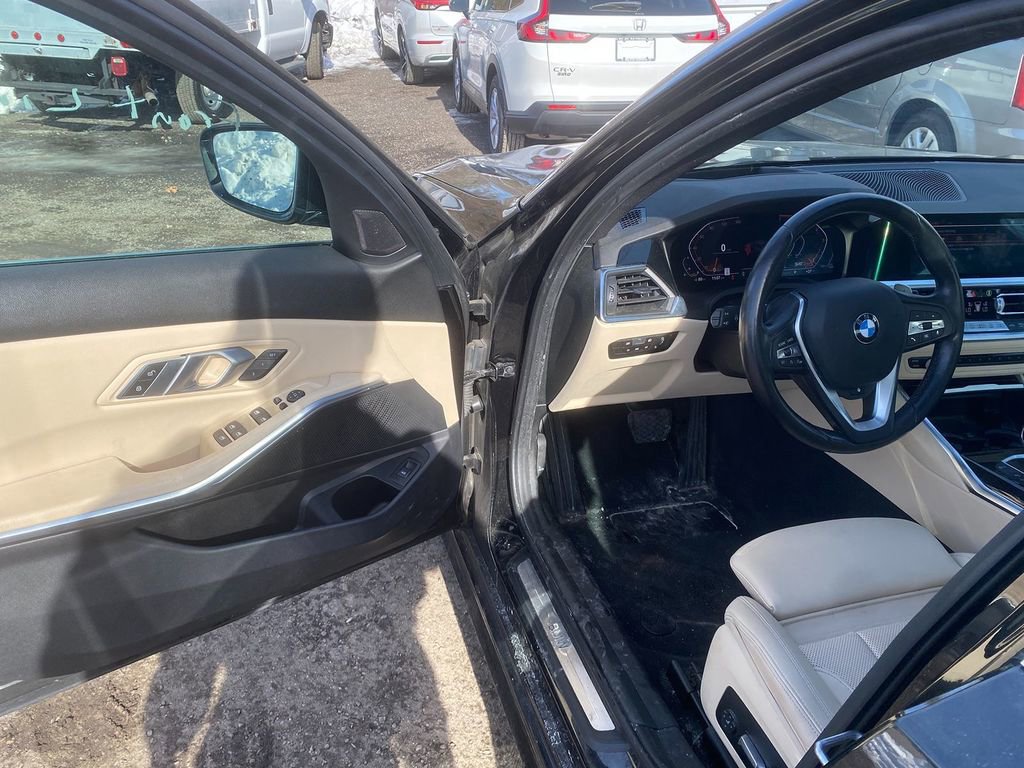 Used 2022 BMW 330i xDrive Sedan w/ Premium Package image 3