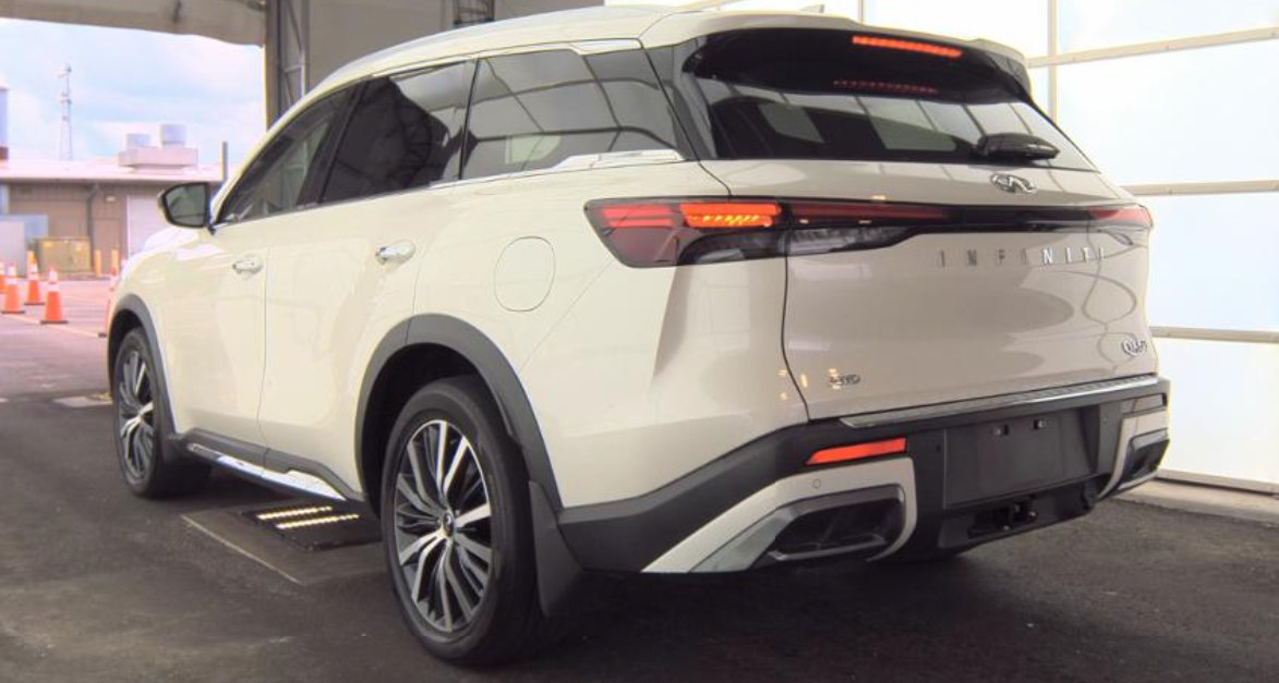 Certified 2023 INFINITI QX60 Sensory w/ Vision Package AWD/4WD image 8