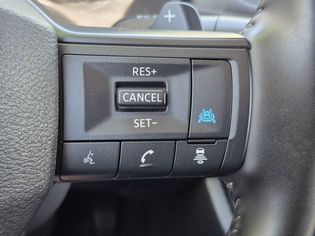 Certified 2025 Nissan Rogue SV FWD image 13