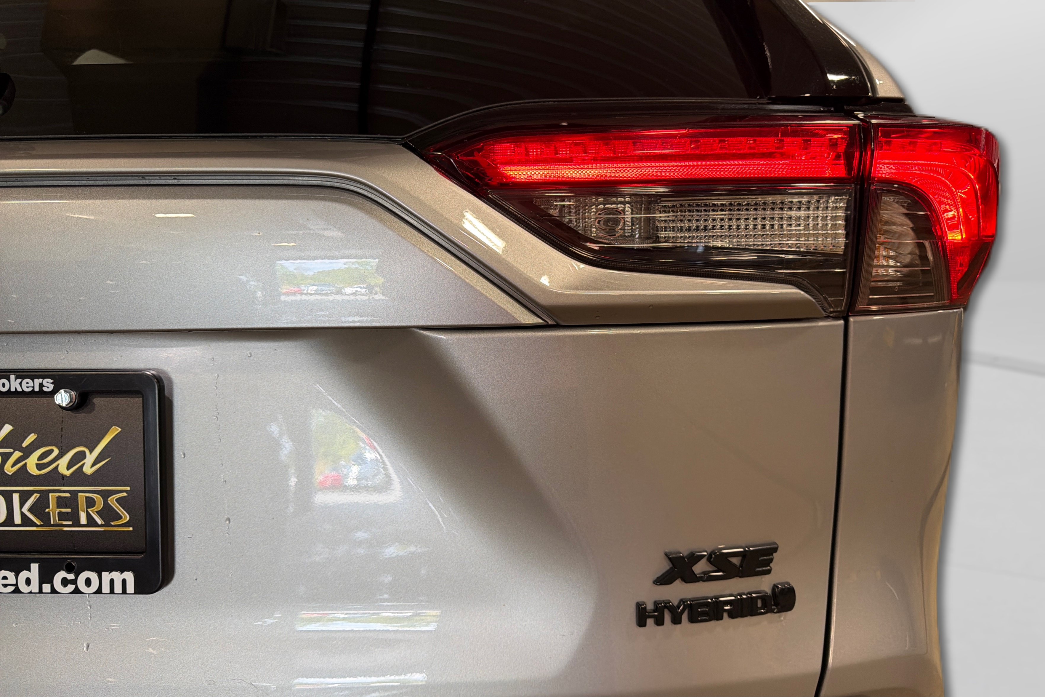 Used 2021 Toyota RAV4 XSE AWD/4WD image 46