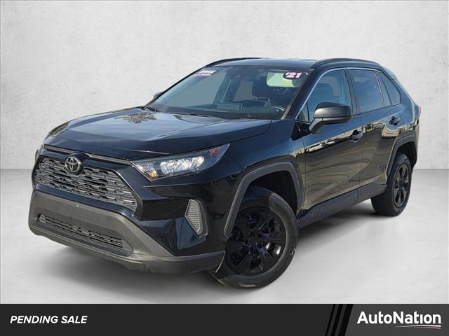 Used 2021 Toyota RAV4 LE image 1