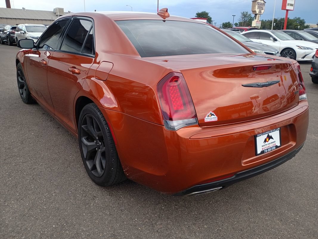 Used 2020 Chrysler 300 Touring w/ Sport Appearance Package RWD image 5