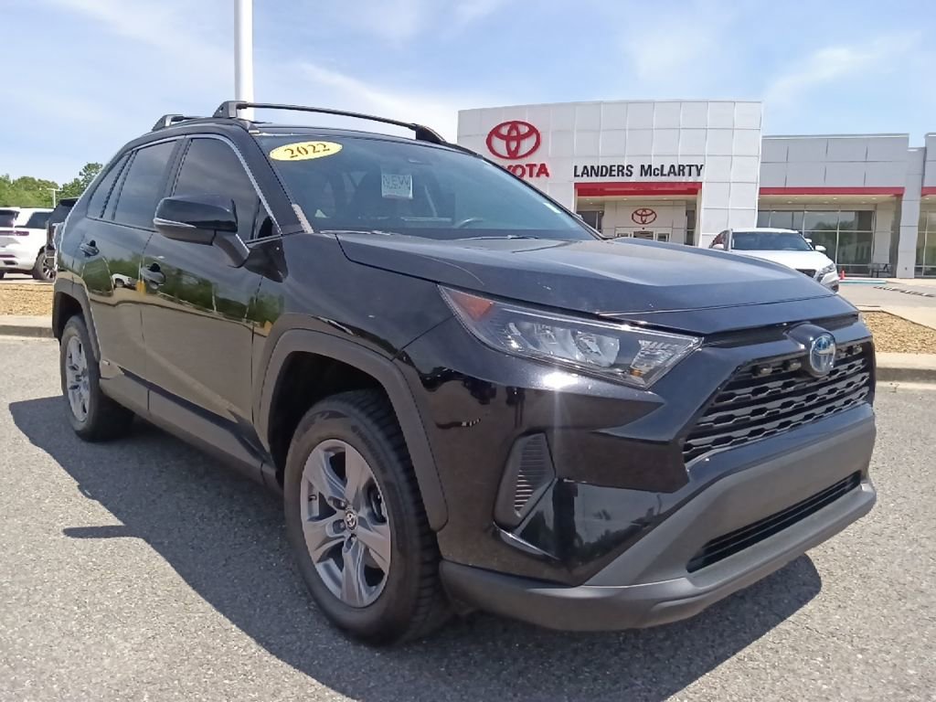 Used 2022 Toyota RAV4 LE AWD/4WD image 1