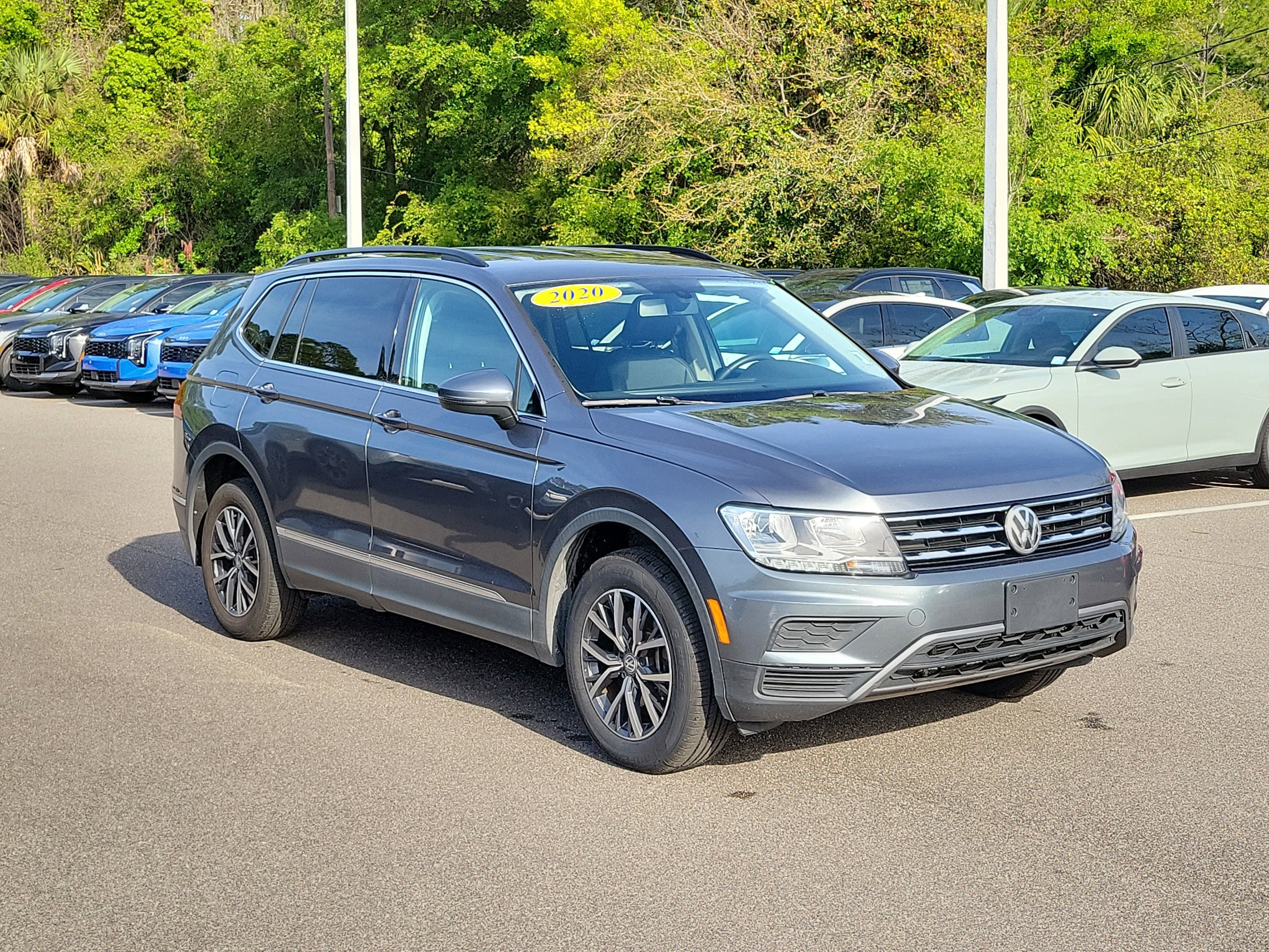 Used 2020 Volkswagen Tiguan SE image 40