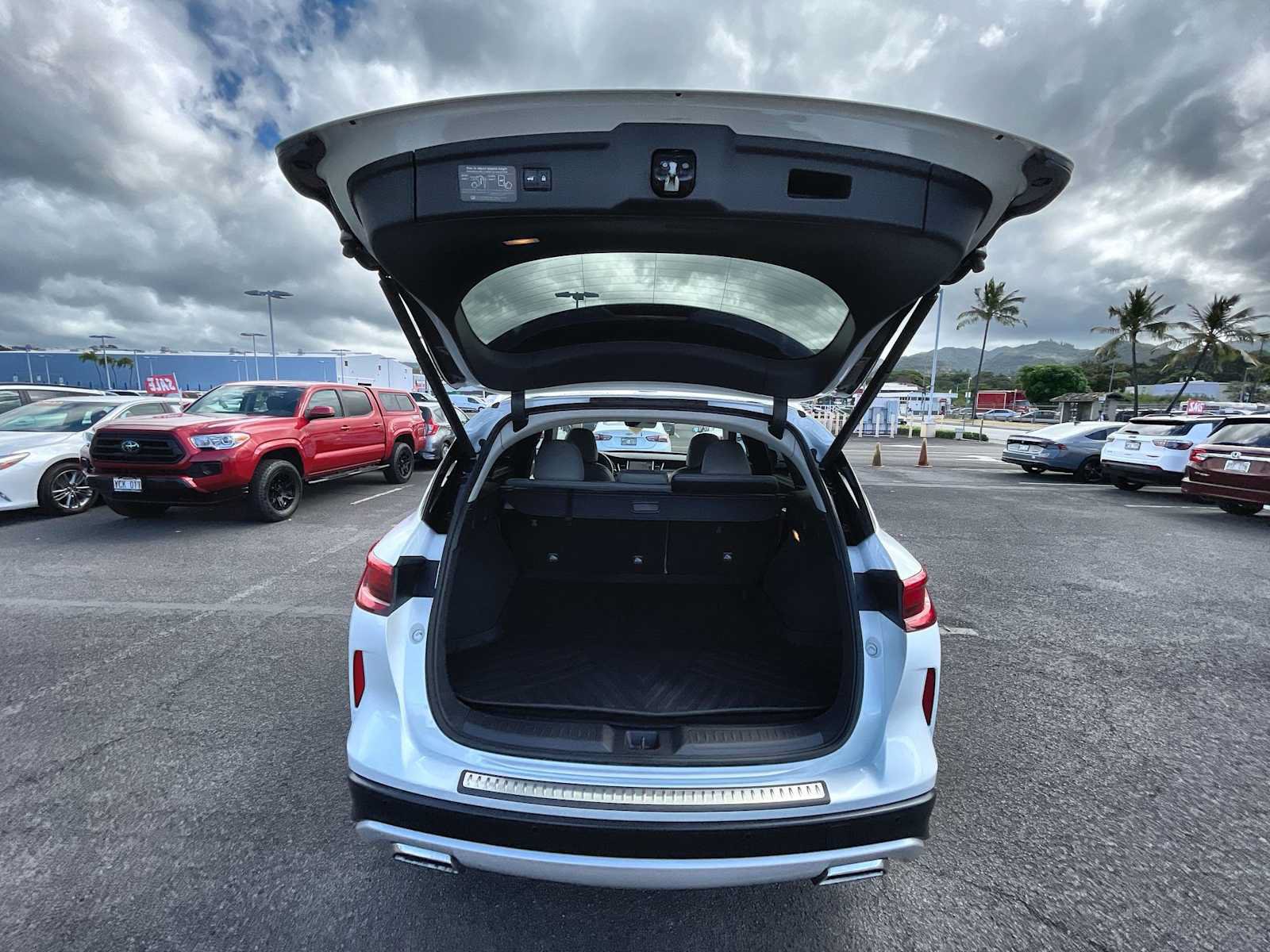 Used 2023 INFINITI QX50 Sensory w/ Accent Package FWD image 21