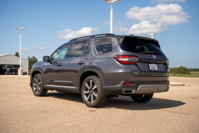 Used 2023 Honda Pilot Touring image 5