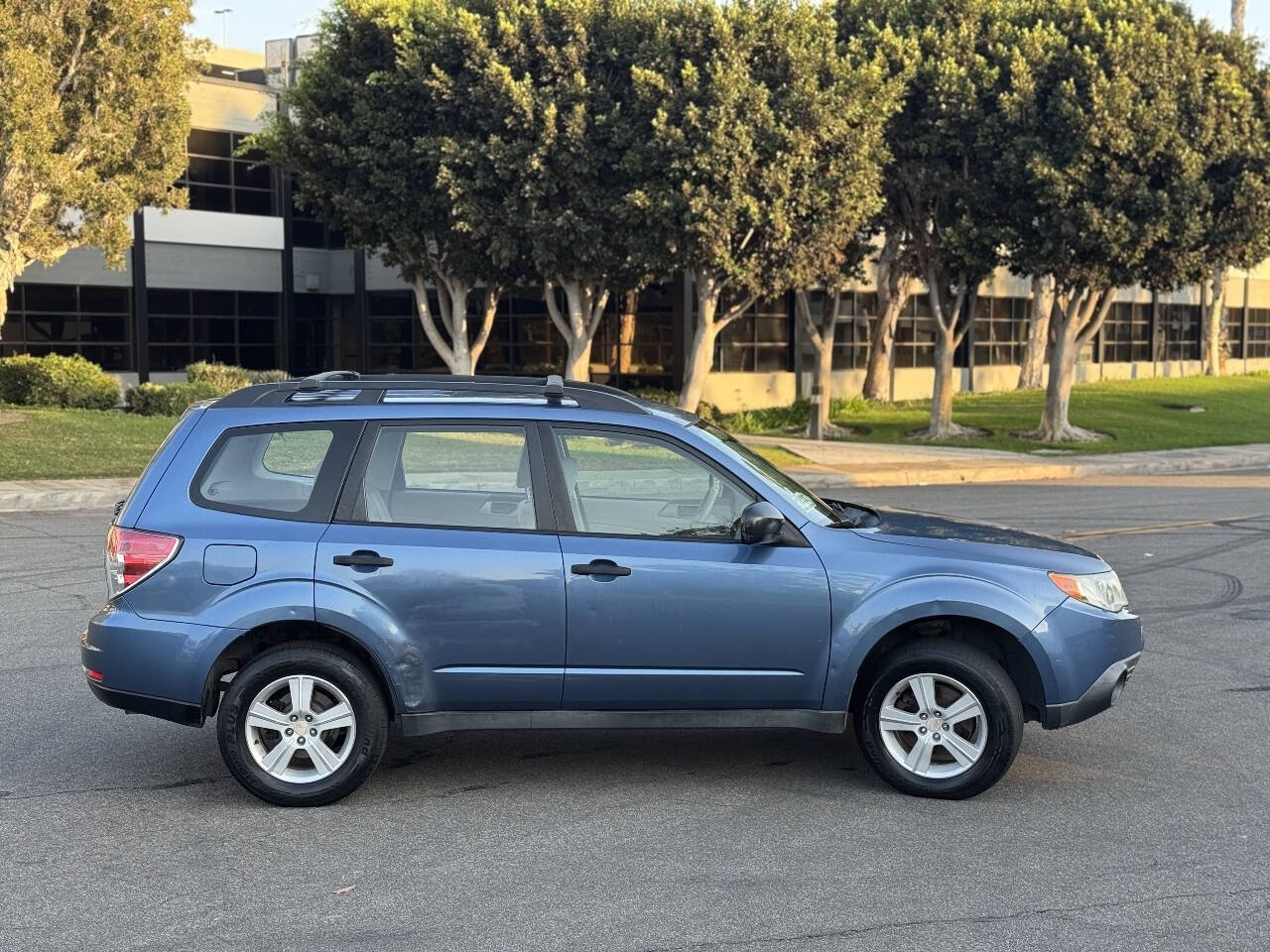 Used 2010 Subaru Forester 2.5X AWD/4WD image 6