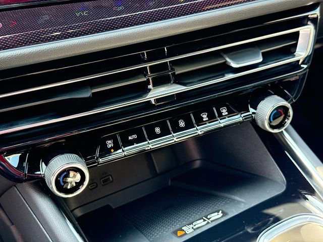 New 2026 Chevrolet Traverse Z71 w/ Driver Confidence Package image 17