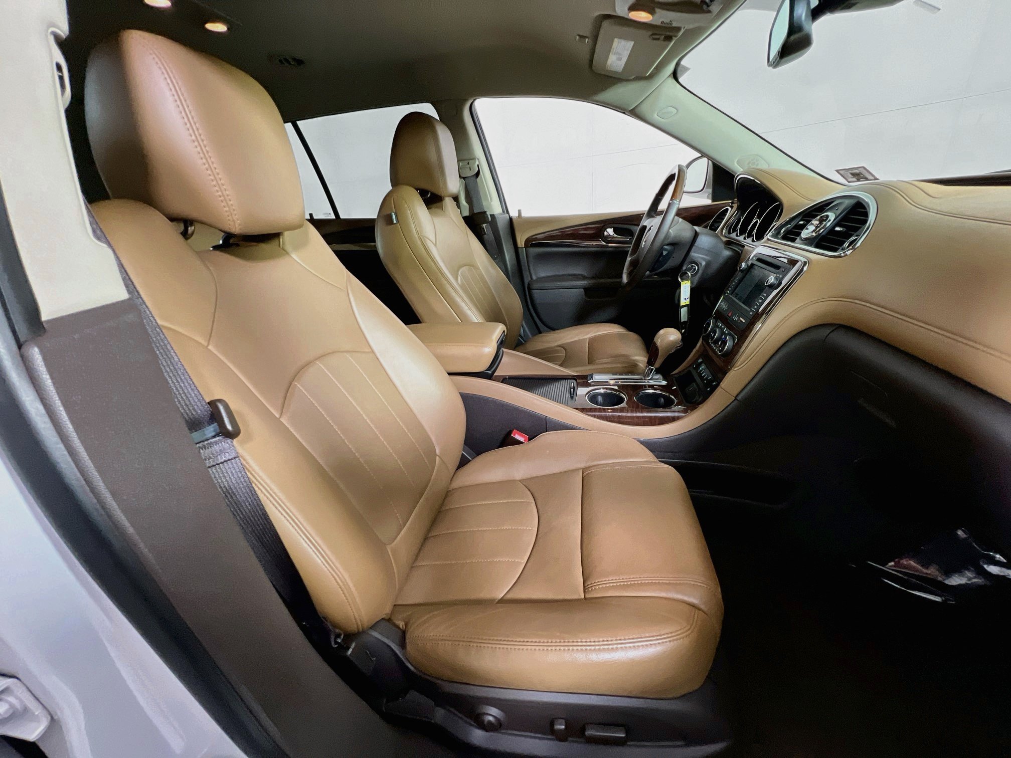 Used 2017 Buick Enclave Premium AWD/4WD image 30