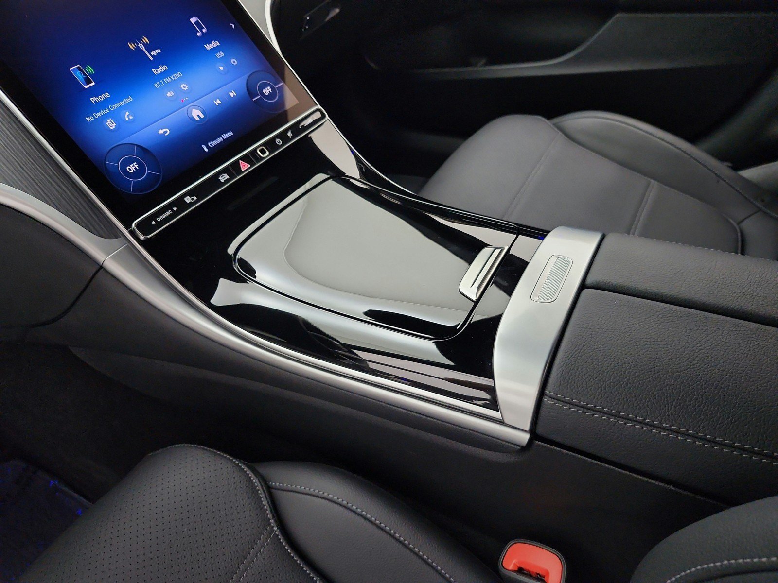 Used 2024 Mercedes-Benz C 300 Sedan image 19