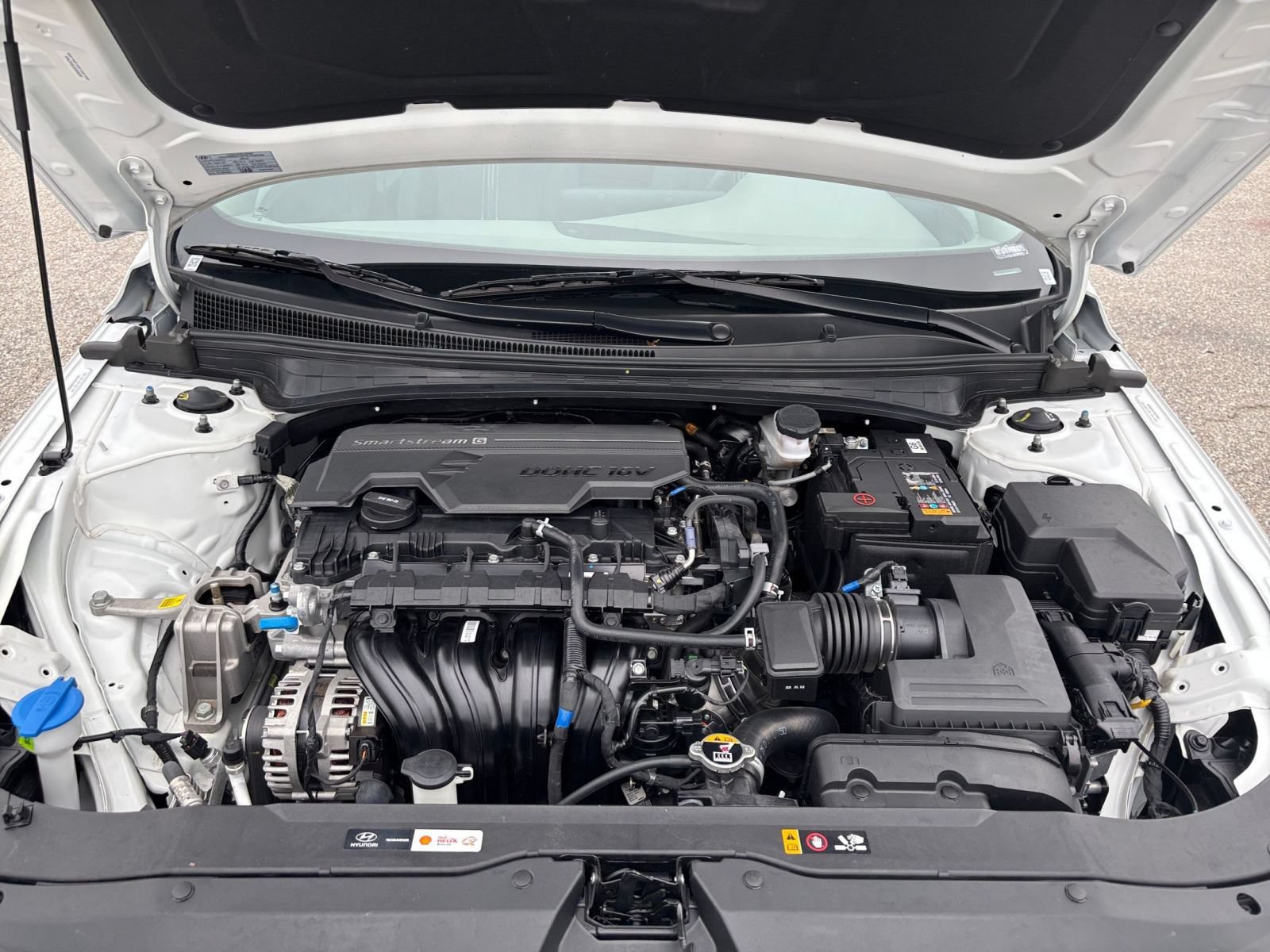 Used 2025 Hyundai Elantra SEL FWD image 28