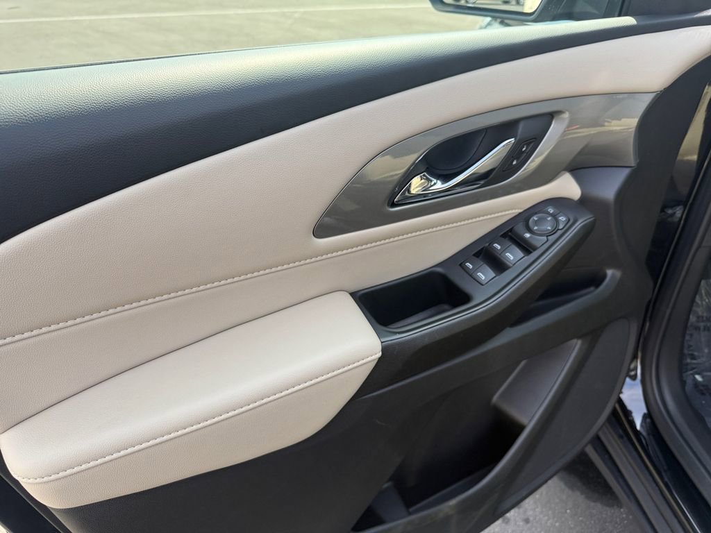 Certified 2023 Chevrolet Traverse LS image 11