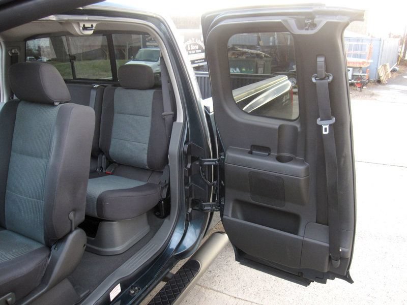 Used 2005 Nissan Titan SE AWD/4WD image 30
