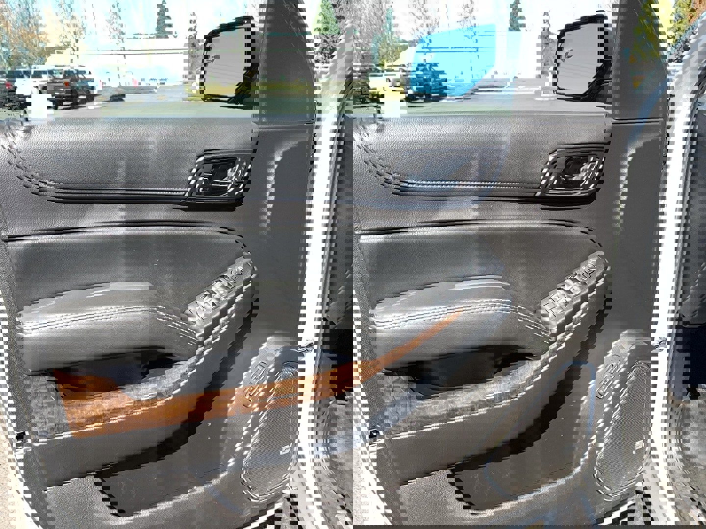 Used 2017 Chevrolet Tahoe LT image 14