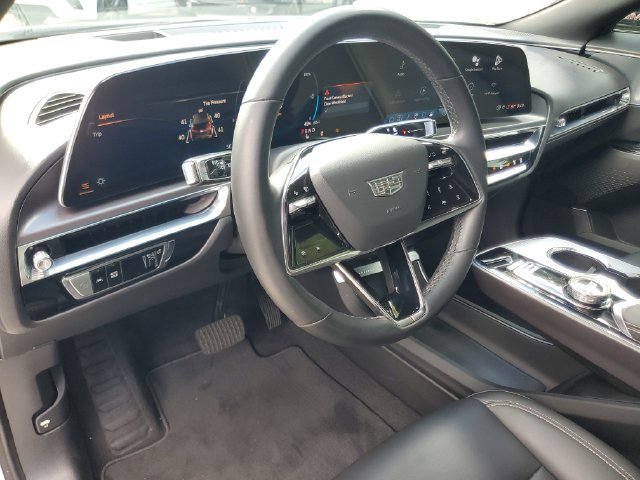 Used 2024 Cadillac Lyriq Tech RWD image 17
