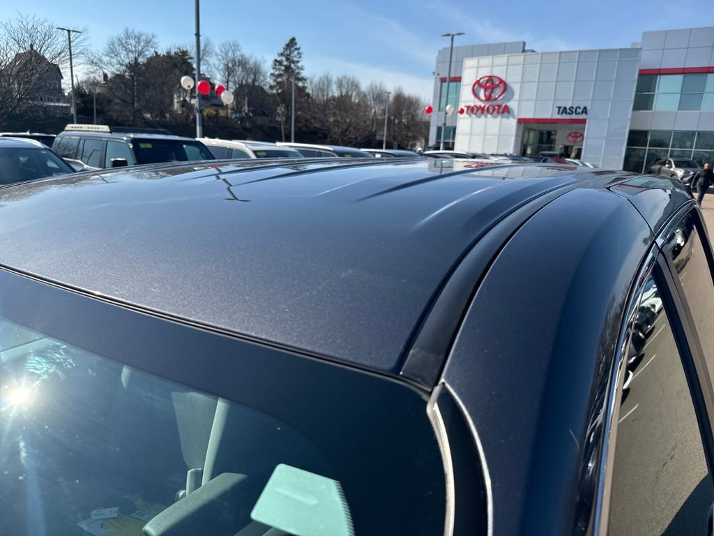 Used 2025 Toyota Sienna LE image 48