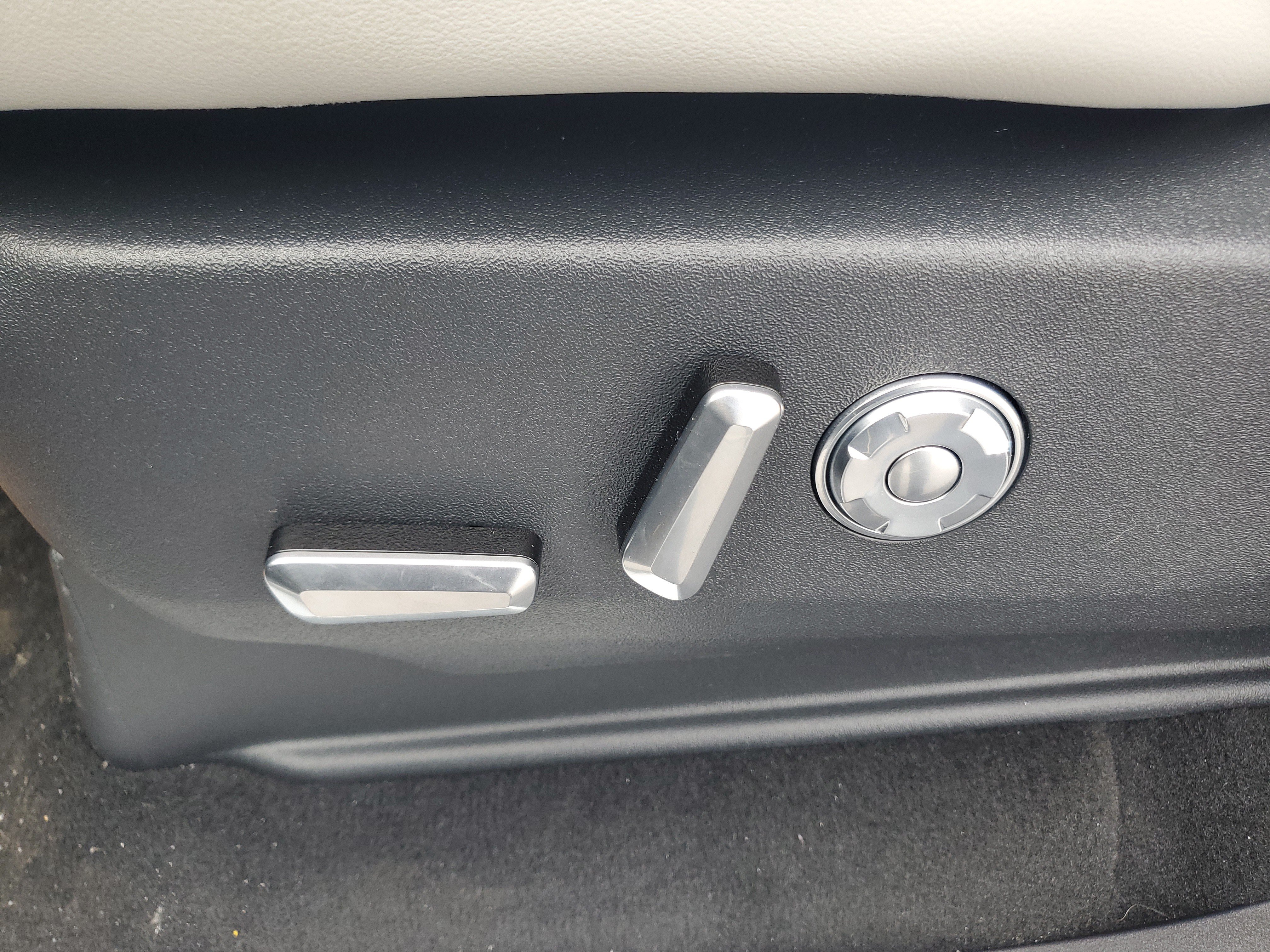 New 2026 Lincoln Navigator Reserve AWD/4WD image 13