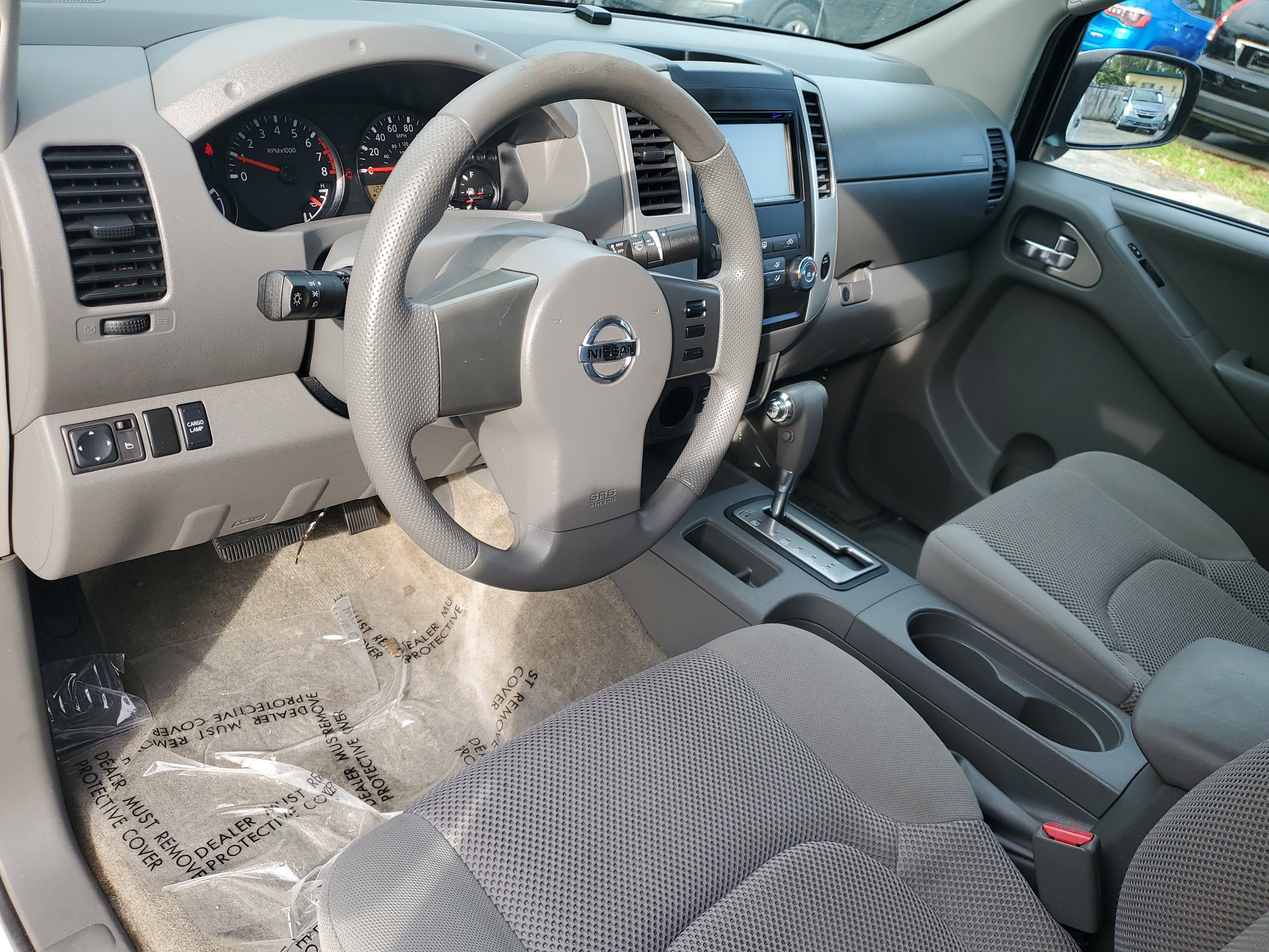 Used 2011 Nissan Frontier SV image 7