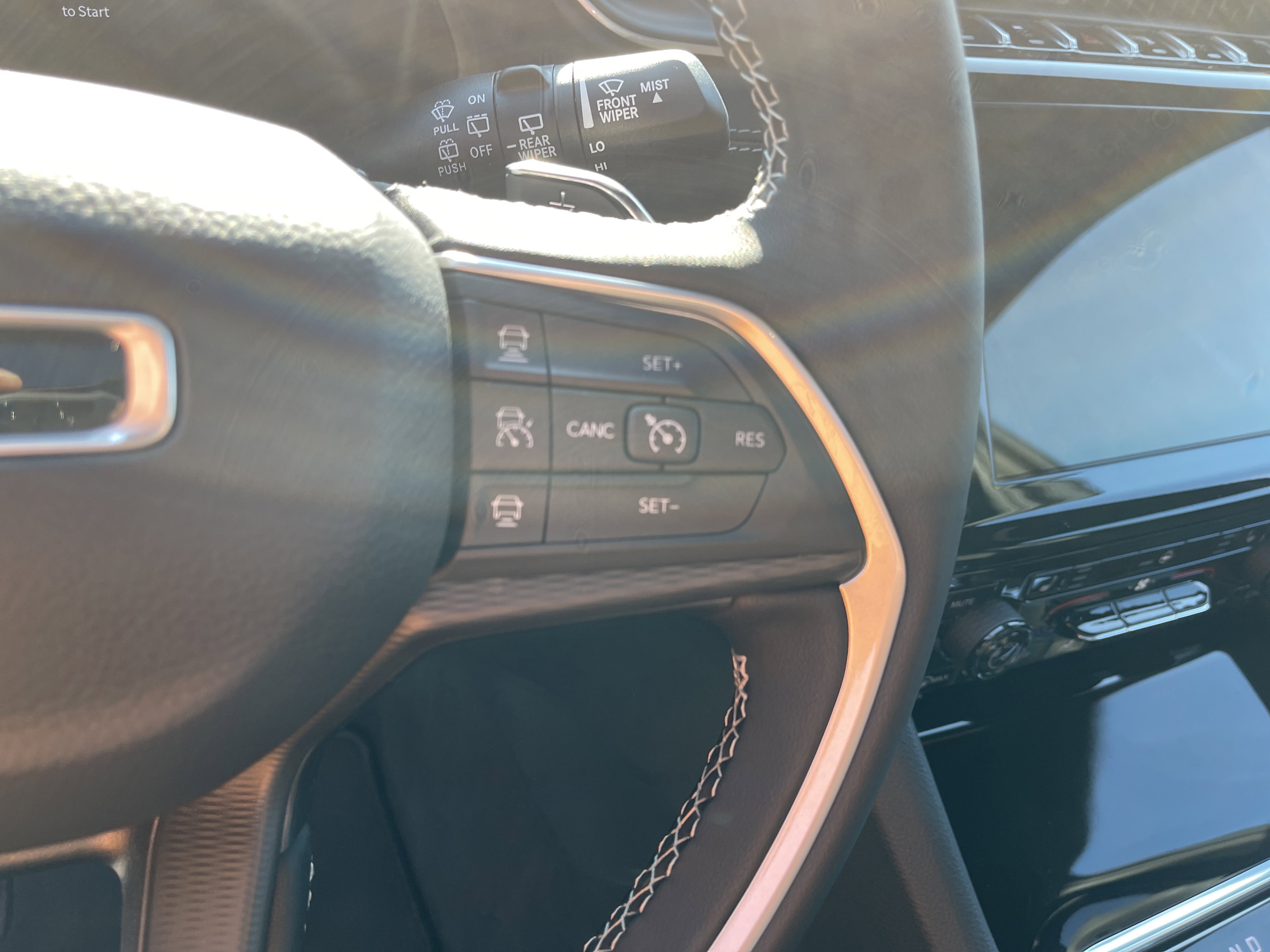 New 2025 Jeep Grand Cherokee L Altitude image 21