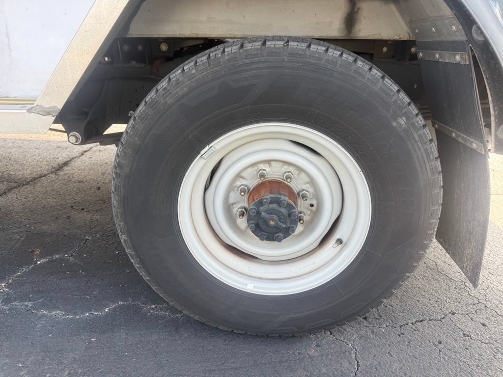 Used 2024 Ford E-350 and Econoline 350 Super Duty w/ Power Windows & Locks Group RWD image 32