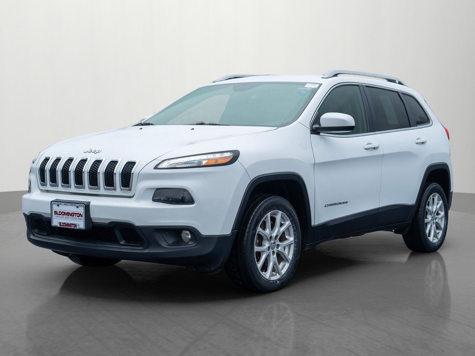 Used 2017 Jeep Cherokee Latitude w/ Cold Weather Group image 3