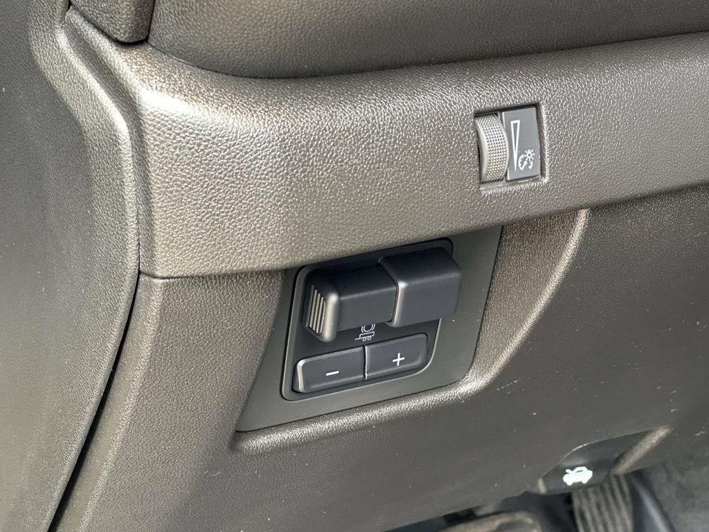 Used 2023 Chevrolet Colorado Trail Boss w/ LPO, Dark Essentials Package AWD/4WD image 17