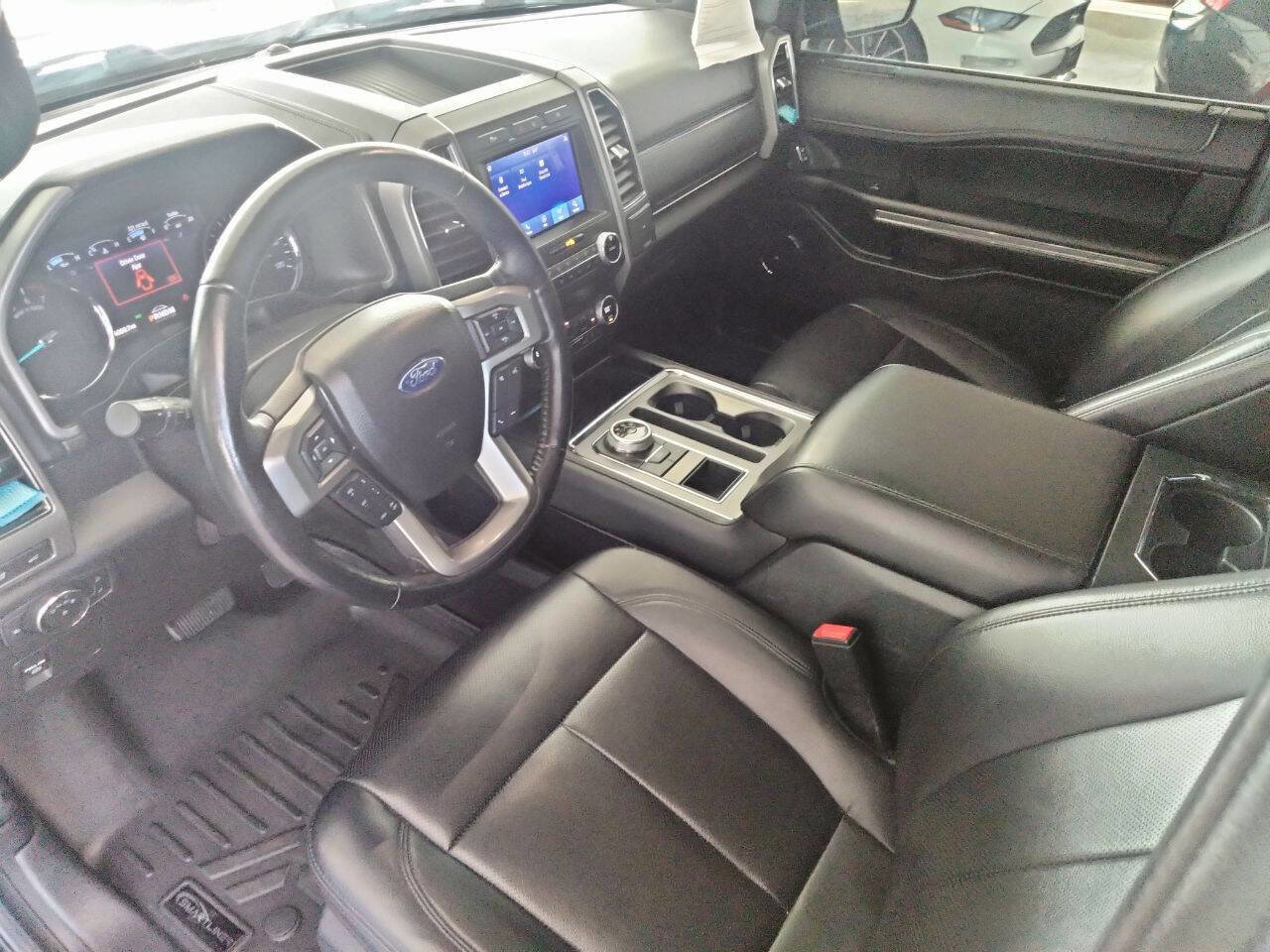 Used 2021 Ford Expedition XLT image 11