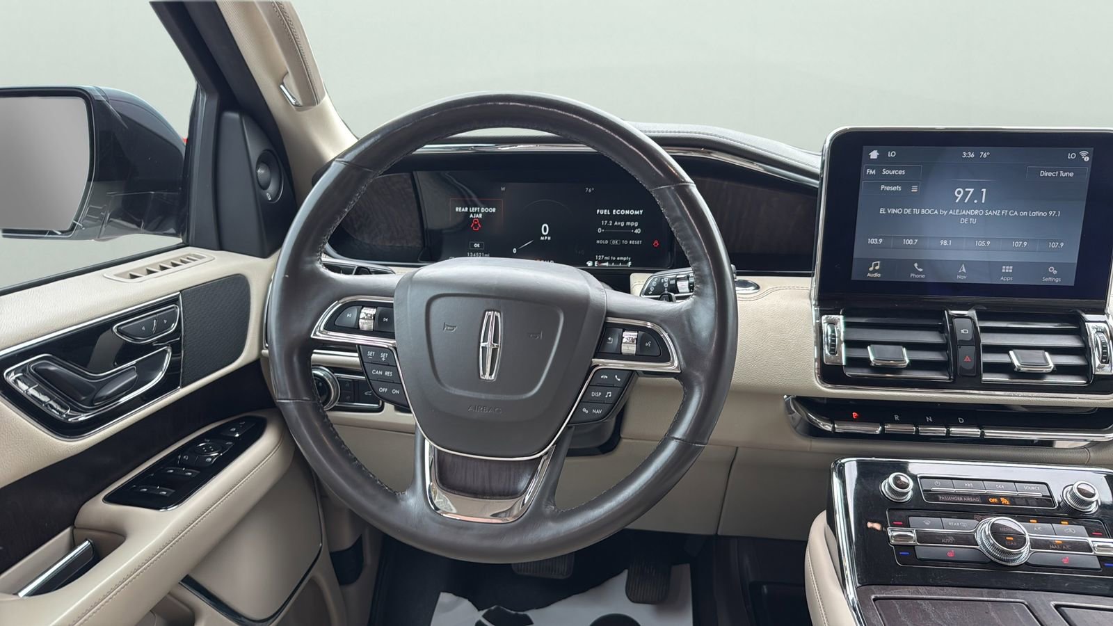 Used 2018 Lincoln Navigator Select AWD/4WD image 12