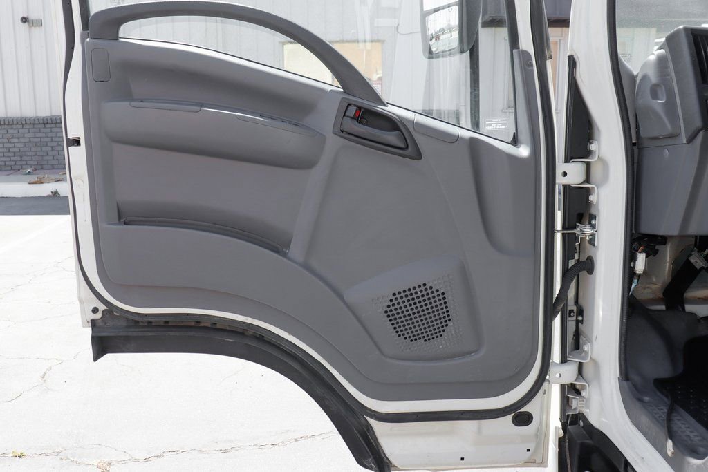 Used 2019 Isuzu NPR RWD image 15