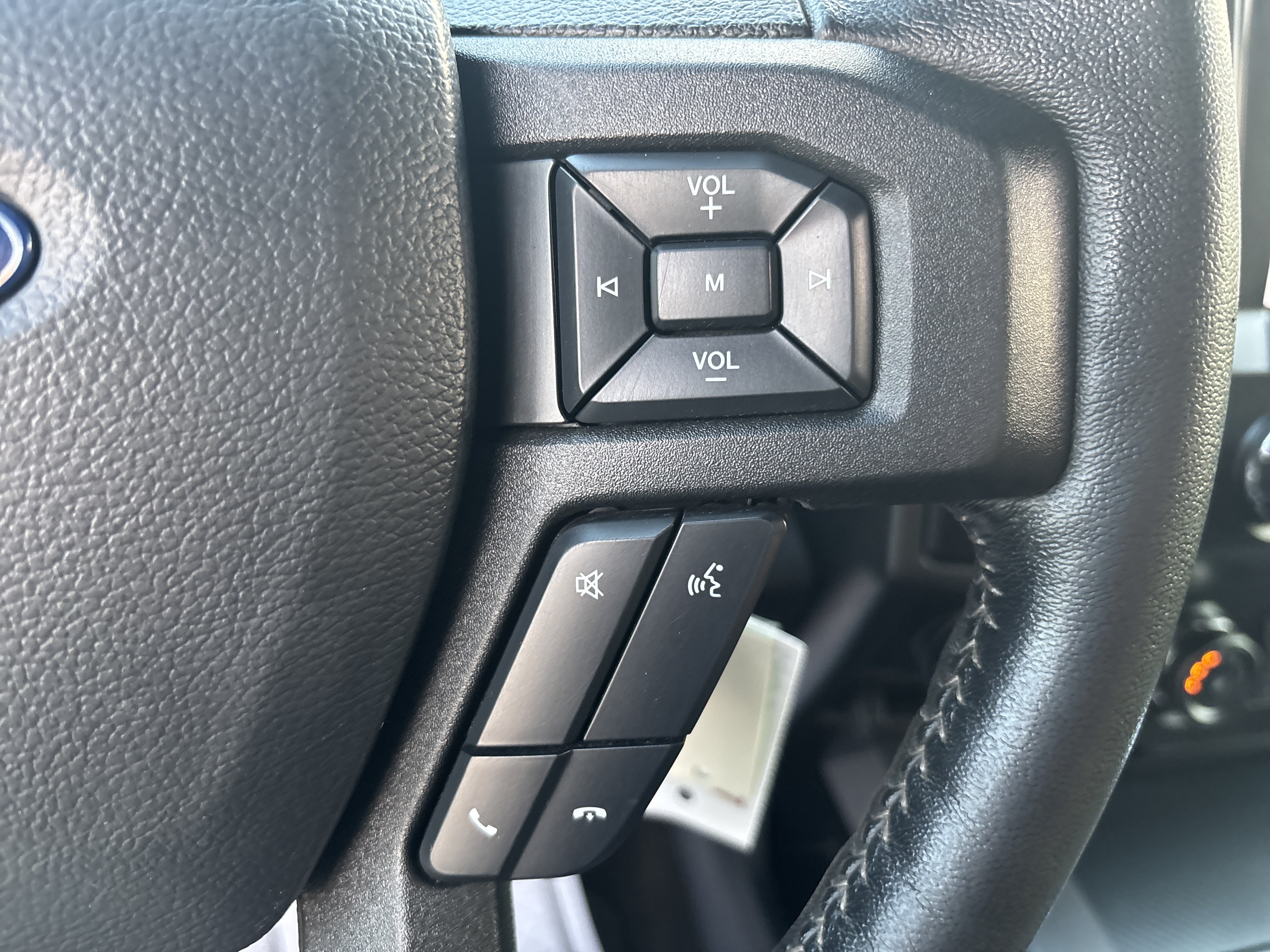 Used 2019 Ford F150 XLT w/ Equipment Group 302A Luxury AWD/4WD image 16