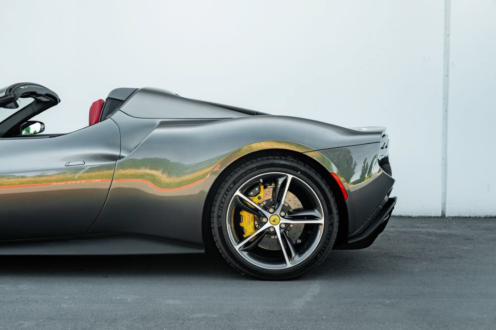 Used 2023 Ferrari 296 GTS RWD image 5