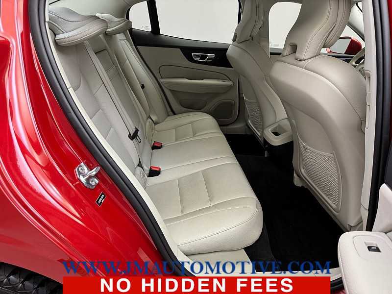 Used 2020 Volvo S60 T5 Momentum FWD image 18