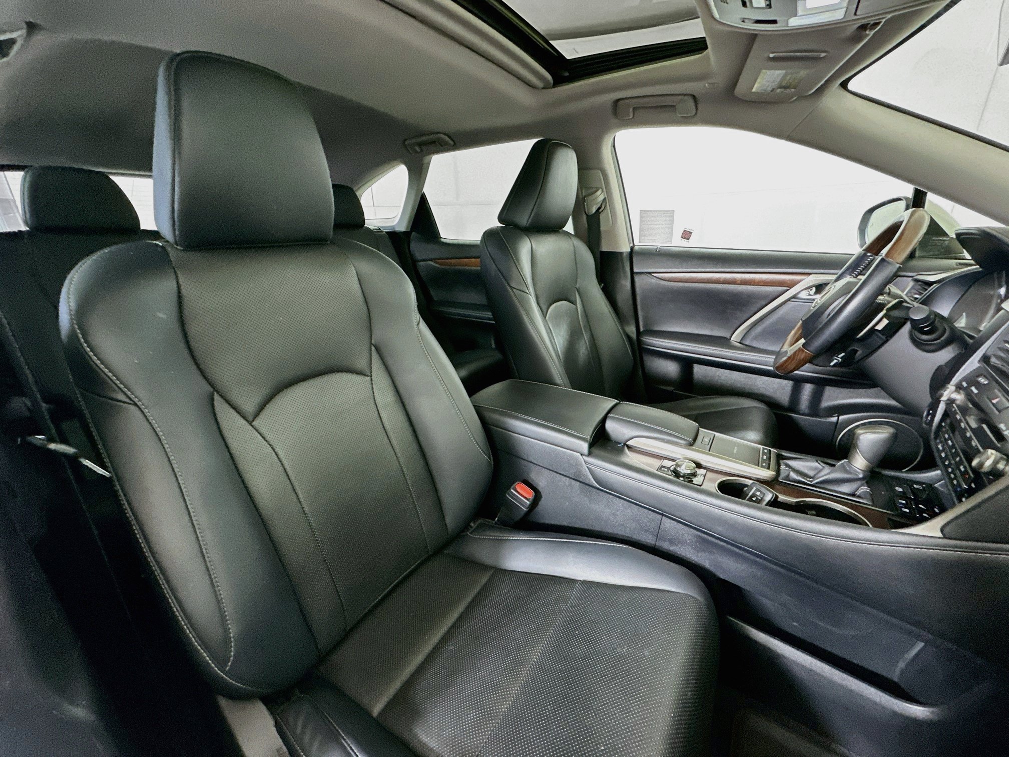 Used 2020 Lexus RX 450hL AWD w/ Premium Package image 34