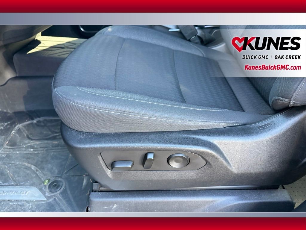 Used 2022 Chevrolet Silverado 1500 LT w/ Convenience Package II image 11