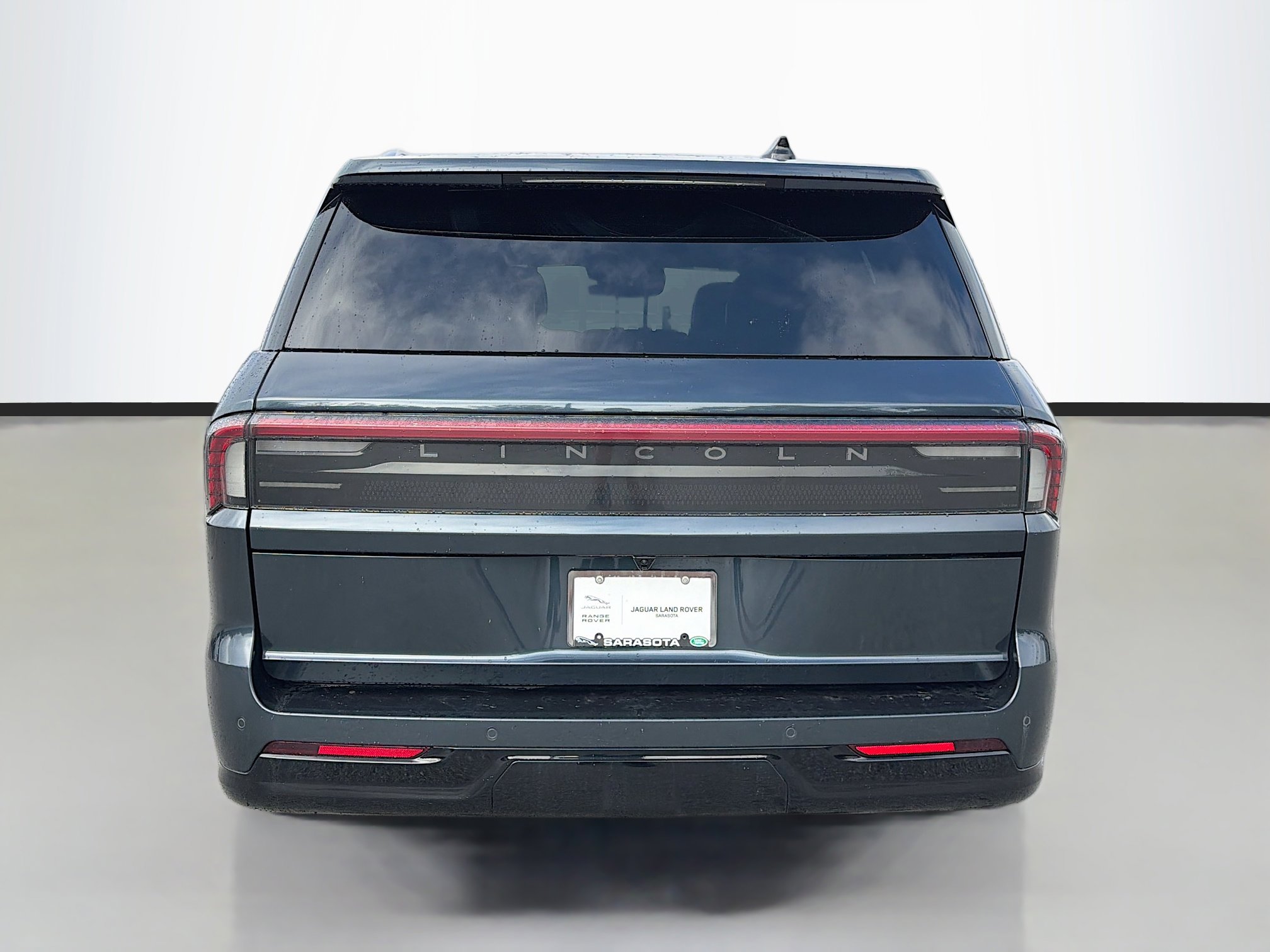 Used 2025 Lincoln Navigator L Reserve image 4