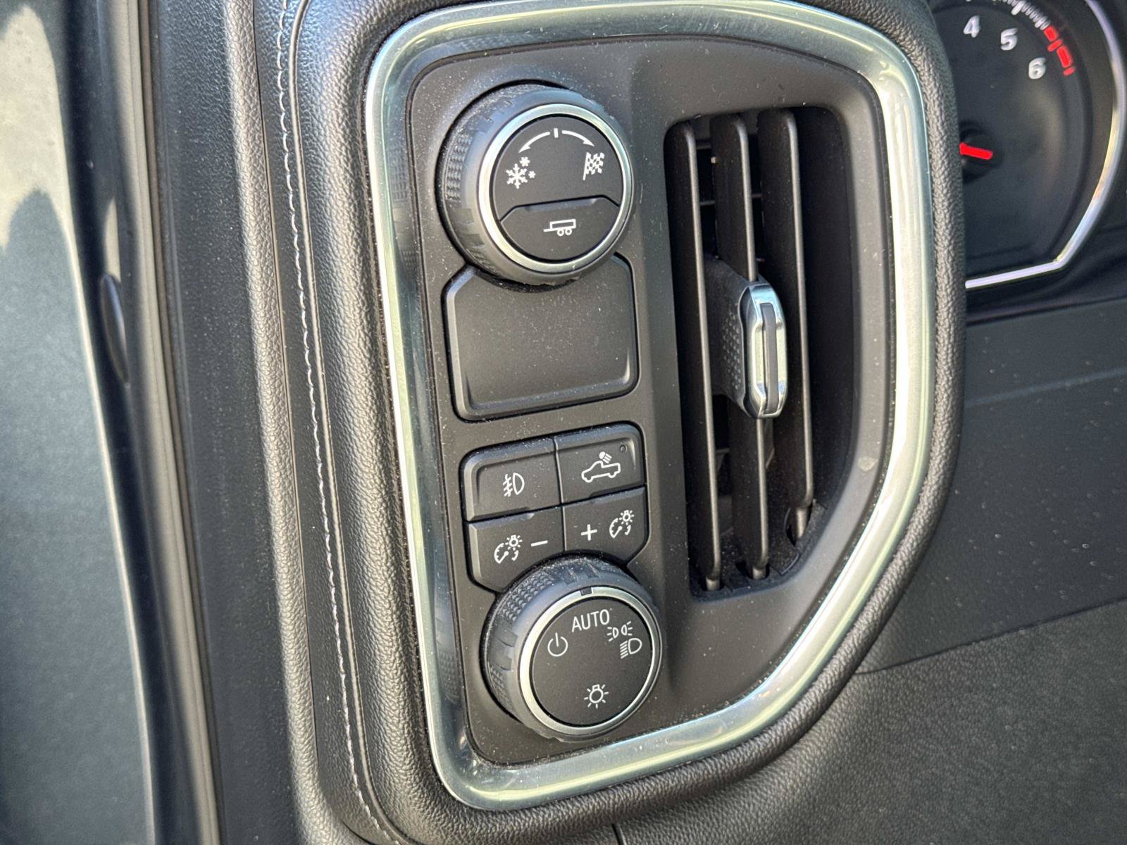 Used 2019 Chevrolet Silverado 1500 RST RWD image 30