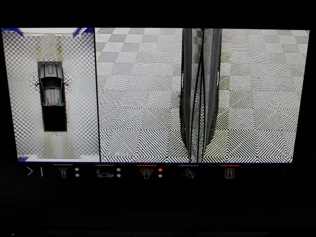 Used 2024 GMC Sierra 2500 AT4 image 19