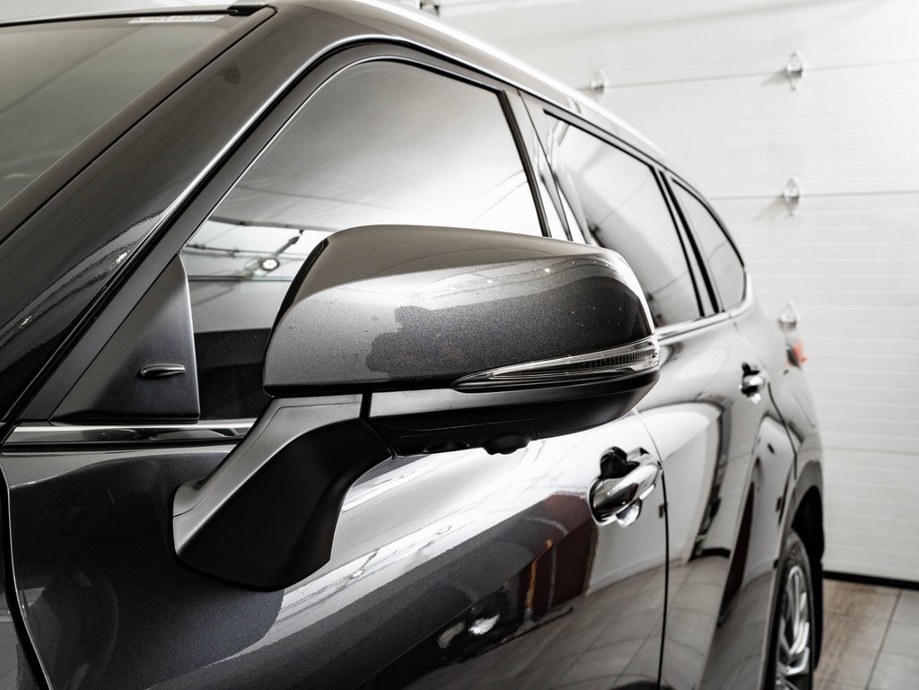 Used 2023 Toyota Highlander Platinum image 17