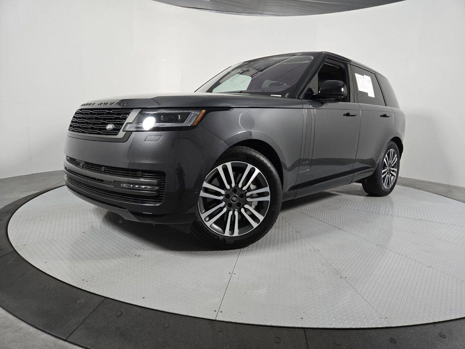 Used 2023 Land Rover Range Rover SE