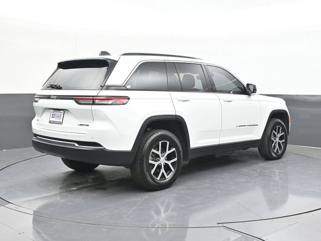 Used 2024 Jeep Grand Cherokee Limited w/ Trailer Tow Package AWD/4WD image 13